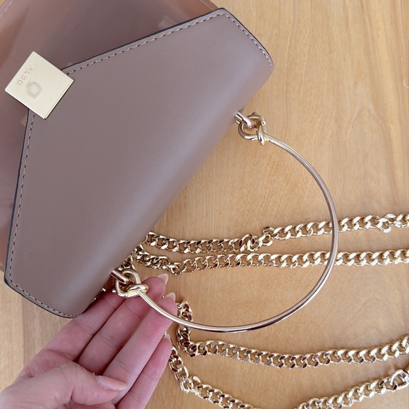 Aldo Shoulder bag also cross body - comes with gold chain - Picture 3 of 5
